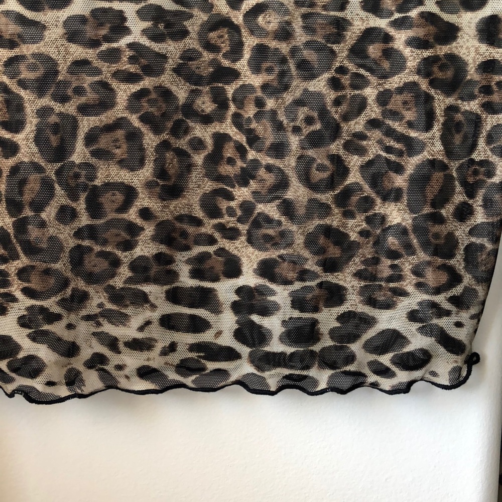Leopard mock neck sheer top size M - Picture 5 of 6